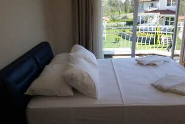 آپارتمانهای توریستها Palace Kirkpinar