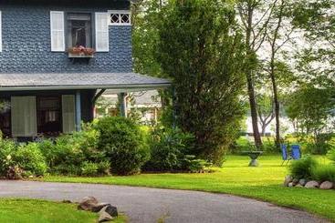 مبيت وإفطار The Shore Path Cottage