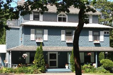 تختخواب و صبحانه The Shore Path Cottage
