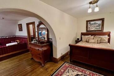 The Hancock House Bed & Breakfast Inn