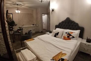 Aria Otel