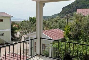 مسافرخانه Assos Livza Butik & Apart Otel