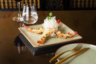 هتل Ancient Huế Garden Houses