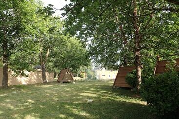 فندق Camping Domaine De Senaud