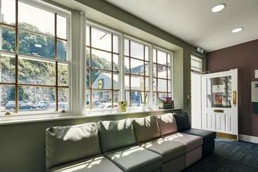 Отель Hashtag Bangor