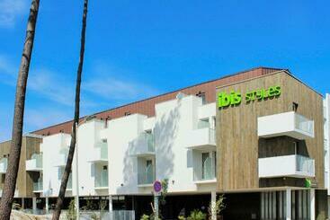 هتل Ibis Styles Arcachon Gujanmestras