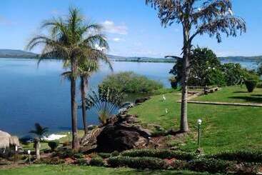 هتل Samuka Island Retreat