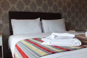 Отель The Fazeley Inn