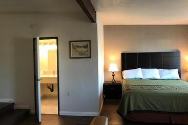 مُتل Manhattan Inn & Suites