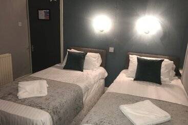 تختخواب و صبحانه Newcastle House