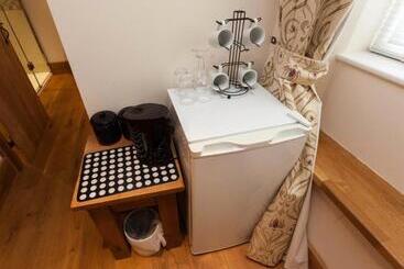 Hanger Down House Bed And Breakfast