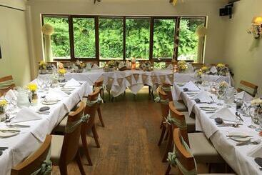 Хостел The Mill House