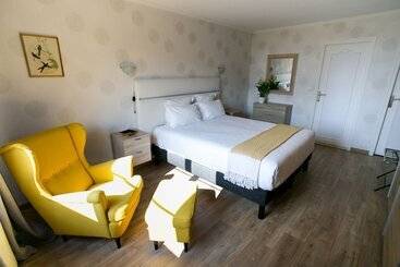 فندق Le Cotentin Appart Hôtels & Restaurant Le Cot