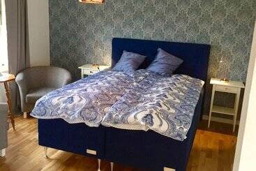 בית מלון כפרי Lysekil City Rooms And Apartments