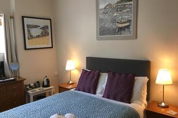 Пансион The Chestnuts