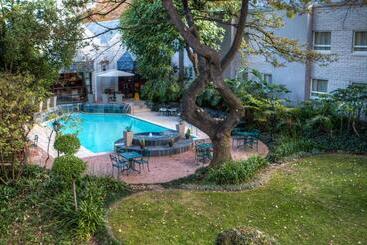 هتل City Lodge Sandton, Katherine Street