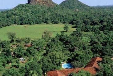 هتل Sigiriya Village