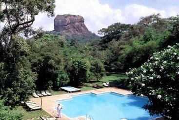 هتل Sigiriya Village