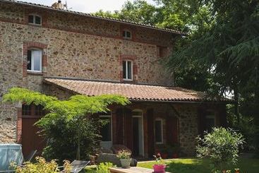 민박 Chambres D Hôtes Domaine Les Fontenelles