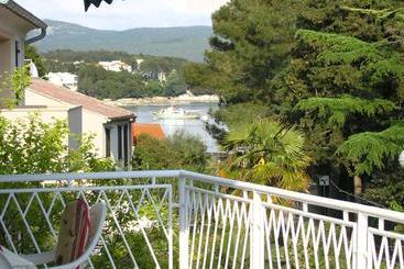 آپارتمان‌های توریست‌ها Apartments Leo