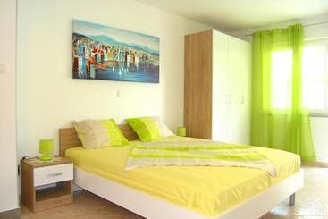 Apartments Leo