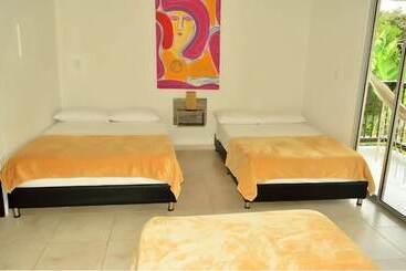 تختخواب و صبحانه Loma Verde Premium