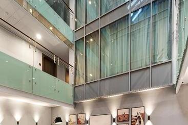 هتل Hilton Garden Inn Riga Old Town
