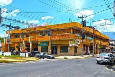 هتل Plaza Palmero