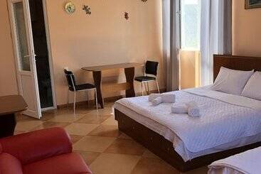 هتل Villa Gardenia Ureki