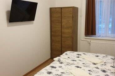 פנסיון Guest House Orczy Park