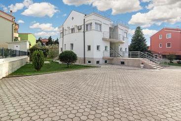 Apartments Villa Zara