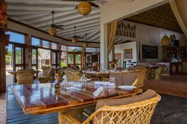 هتل The Colonial At Jaguar Reef