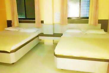 בית מלון כפרי Laxmi Guest House