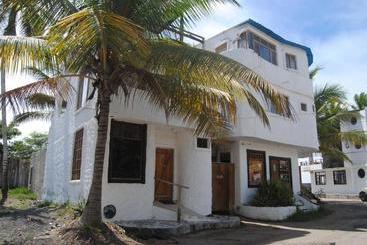 Hostal Galapagos By Bar De Beto