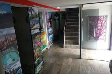 هتل El Amanercer Parque Del Agua Residencia Muy Central