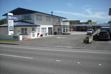 554 Moana Court Motel