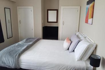 554 Moana Court Motel