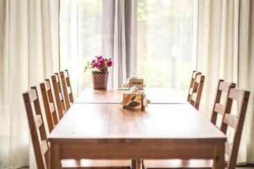 4 Couples & 4 Friends Hostel