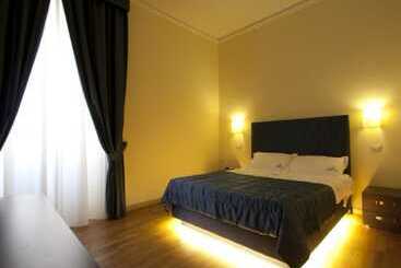 خانه Quintus Luxury Suites