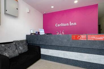 בית מלון כפרי Carlton Inn Bukit Ubi