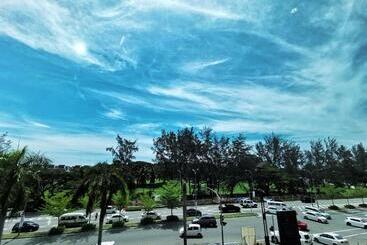 فندق Oikos Poshtel