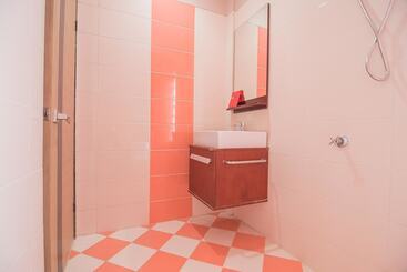 Hotel Reddoorz Plus @ Tanjung Pandan Belitung 2