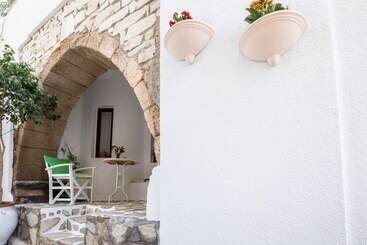 Arco Naxos Luxury Apartments
