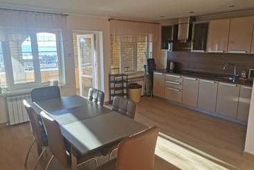 تختخواب و صبحانه Ellina Guest House