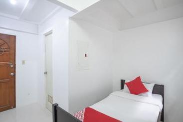 酒店 Aguados Place By Oyo Rooms