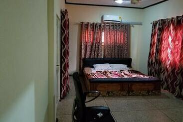 هتل Nass Lodge