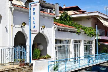 Pella Hotel   New