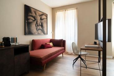 پانسیون Della Spiga Suites By Brera Apartments