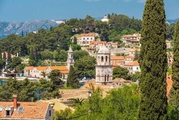 Жильё для туристов Apartments Rilovic, City And Sea View Apartments