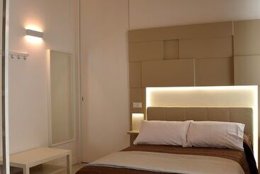 تختخواب و صبحانه Le Suite Del Duomo